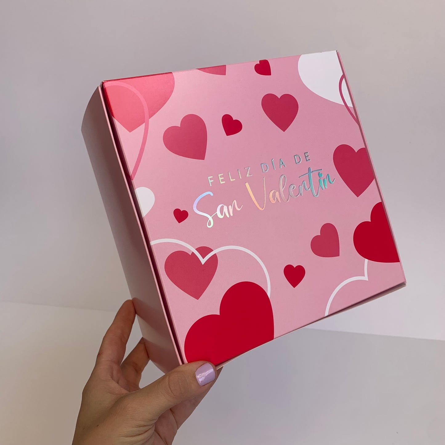 Caja 20x20x10 cm San Valentín c/ folia holográfica