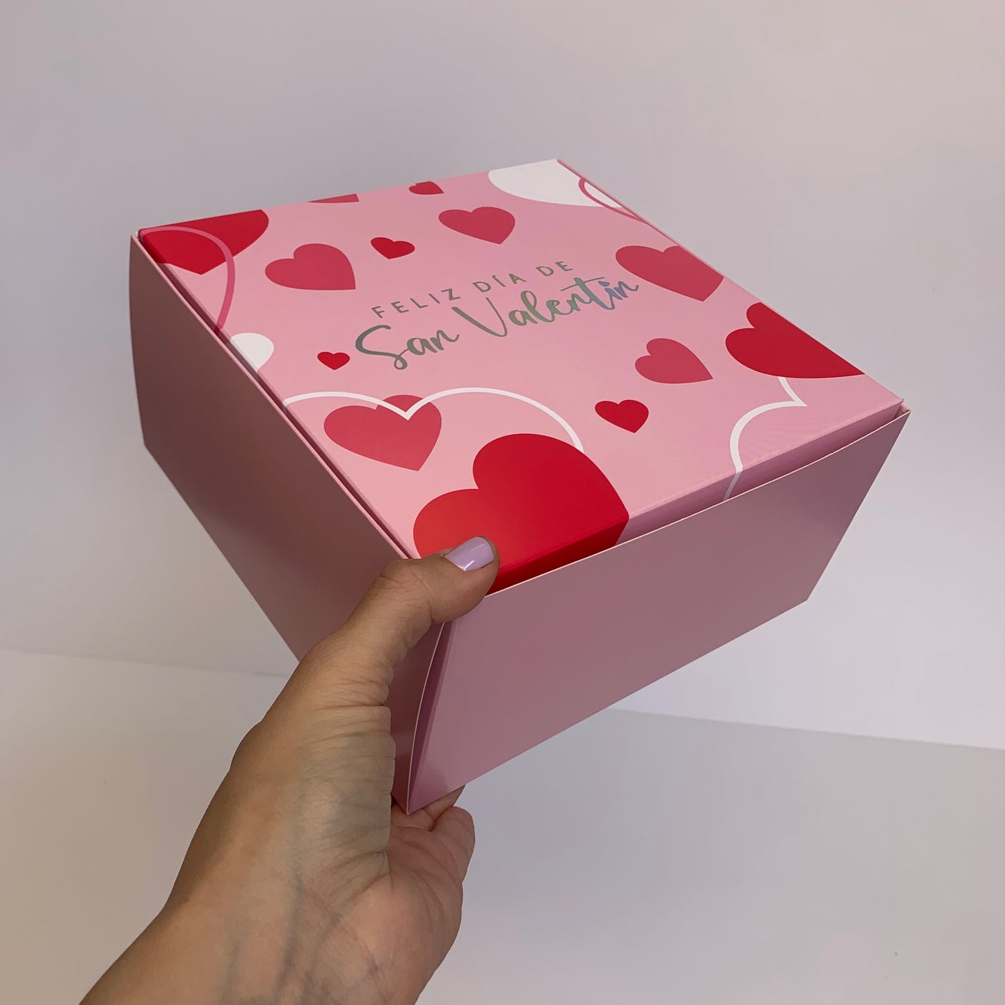Caja 20x20x10 cm San Valentín c/ folia holográfica