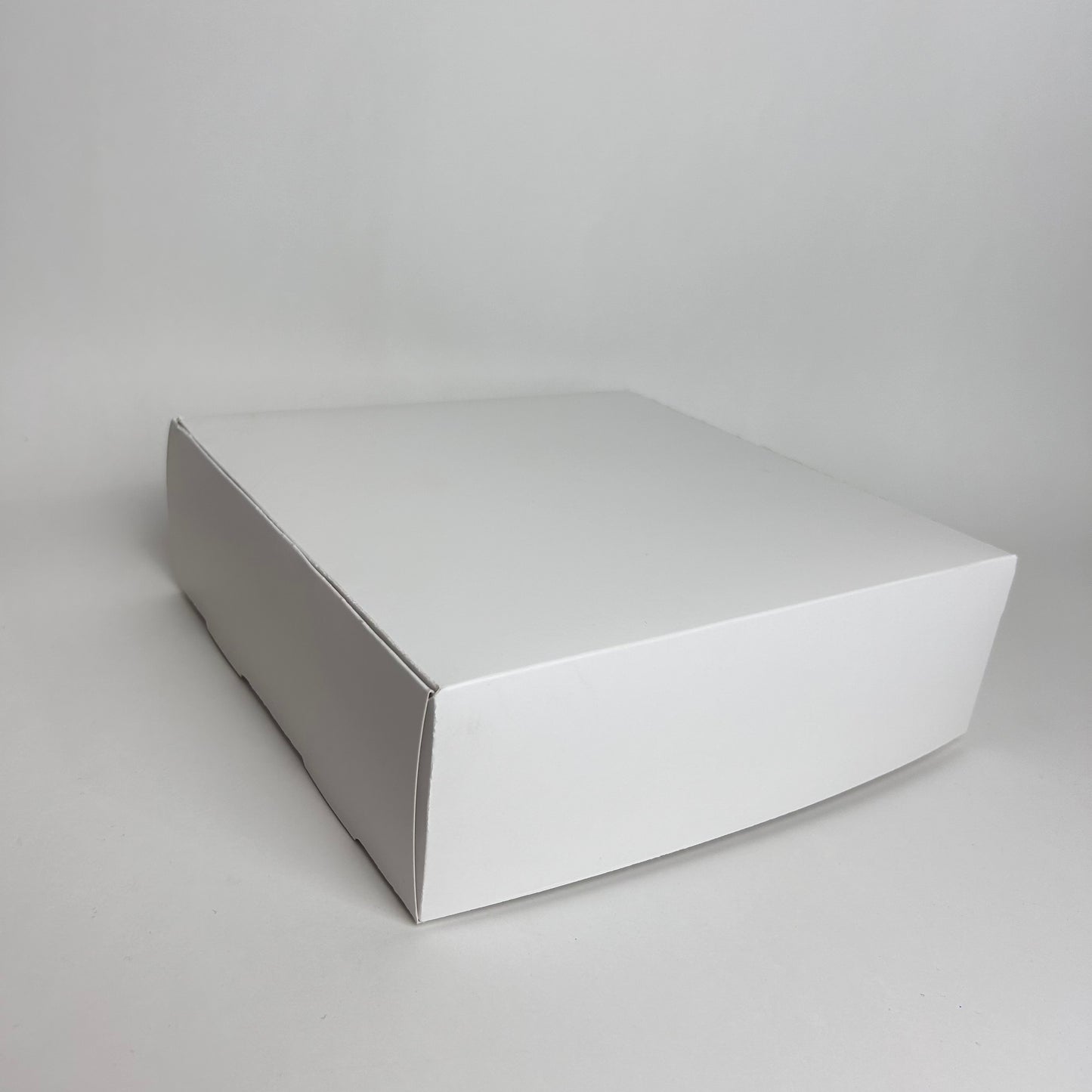 Caja 22x22x7 cm Cartulina Blanca x100 uds