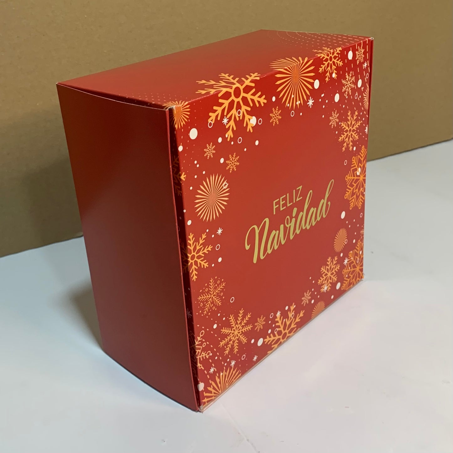 Caja 20x20x10 cm Feliz Navidad Roja c/folia dorada