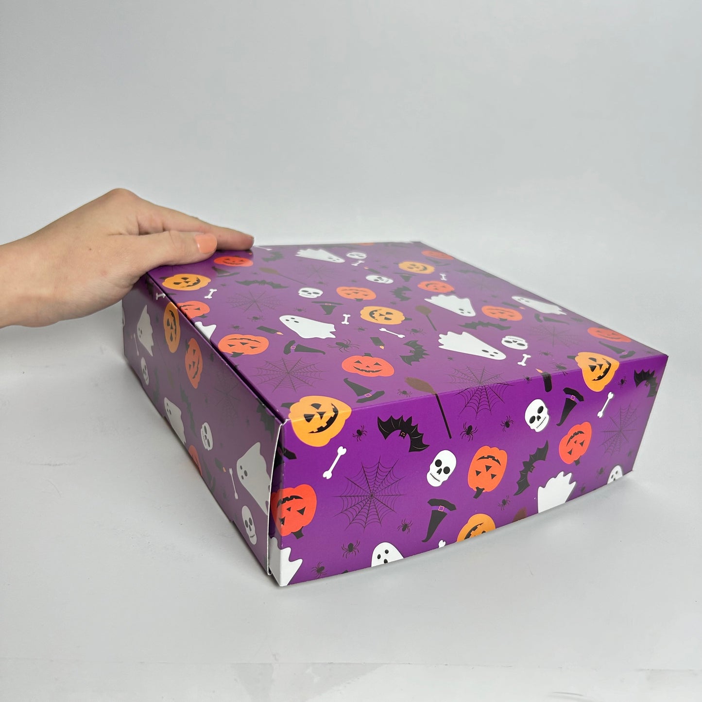 Caja 22x22x7 cm diseño Halloween Morado