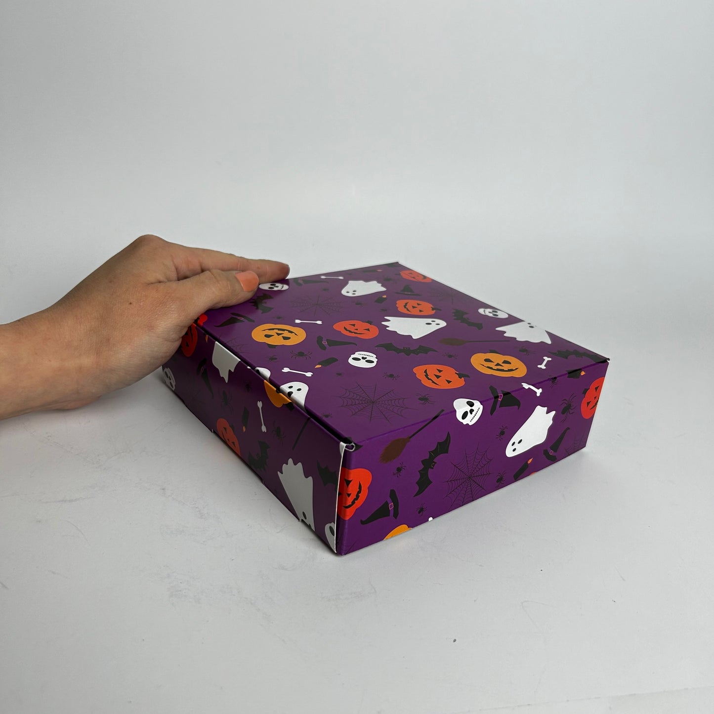 Caja 16x16x5 cm diseño Halloween Morado