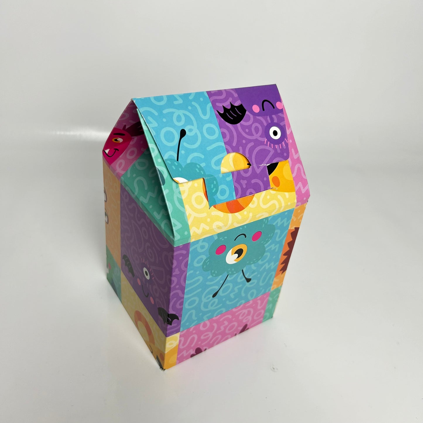 Caja 10x10x12 cm Monstruos